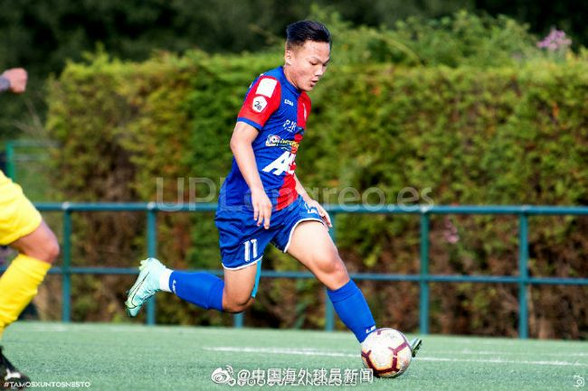 我邻居的老婆/欲乱决胜点